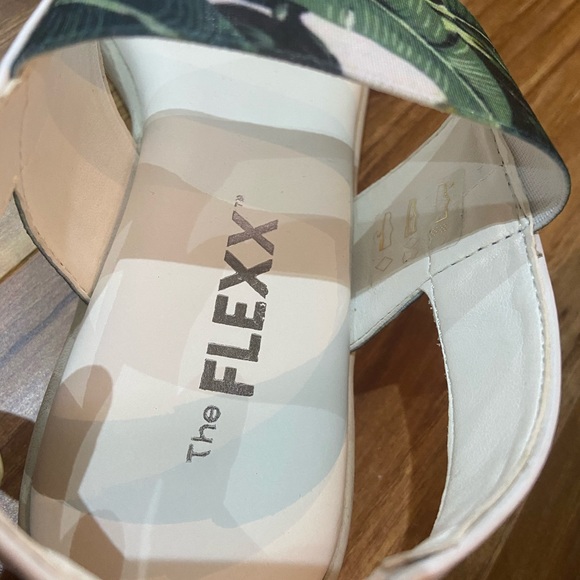 The Flexx 🇮🇹 Leather Comfort Sandals - Picture 4 of 6